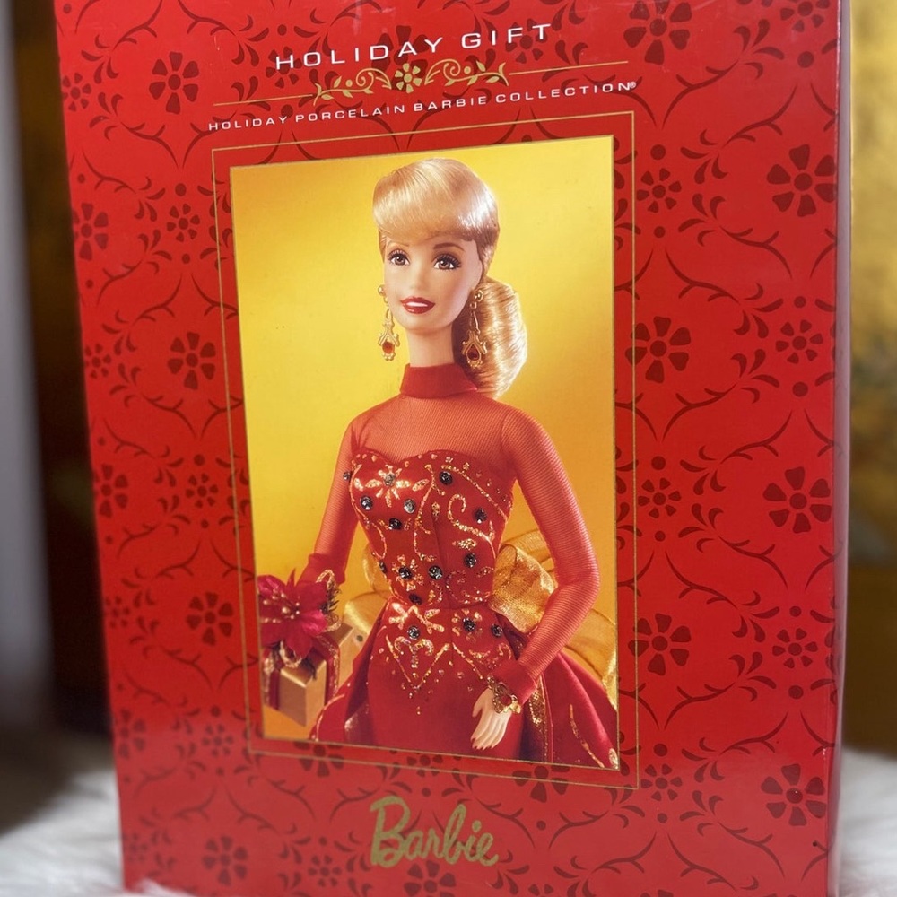 Barbie Vintage “Holiday Gift” 1998 Porcelain Doll New In Box Limited Edition